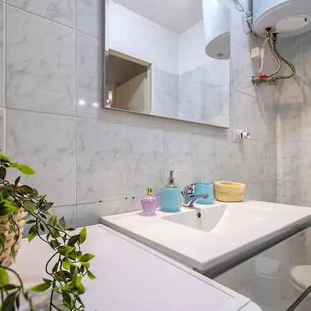 Profu Mare Basement Διαμέρισμα